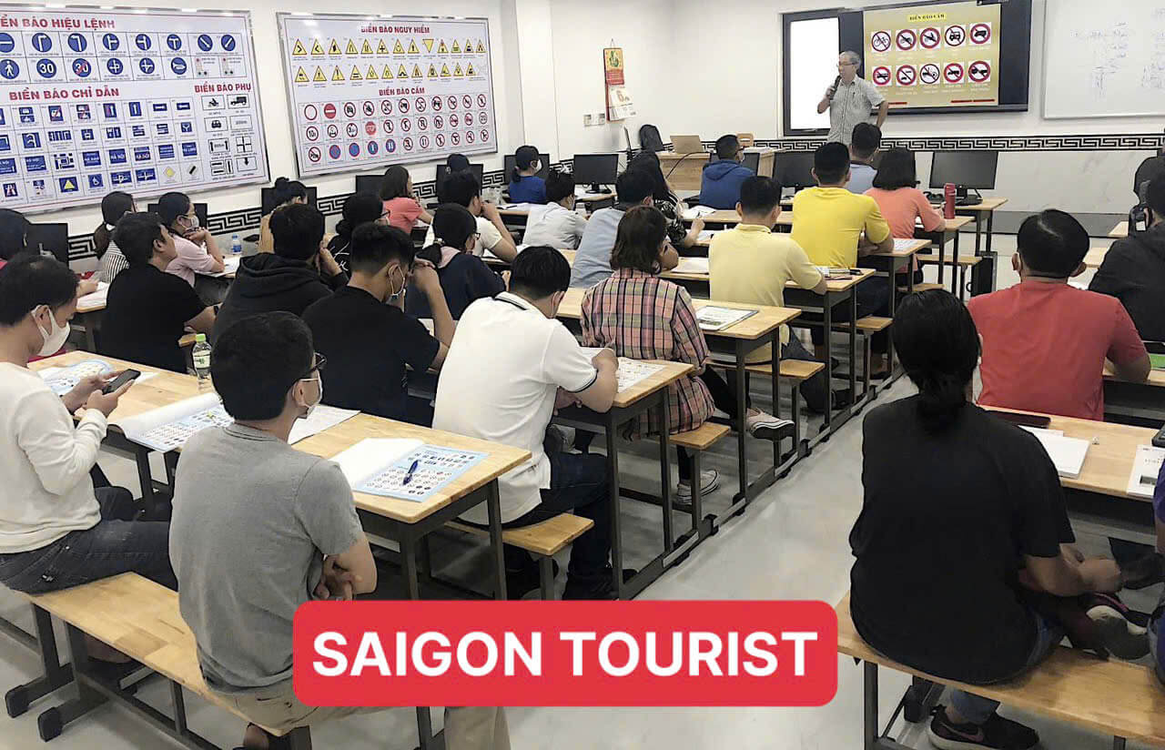 trung tâm dạy lái xe máy saigon tourist
